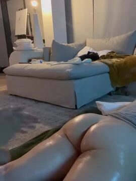 Tayler Hills Onlyfans Leaked – Show Off Big And Round Butt